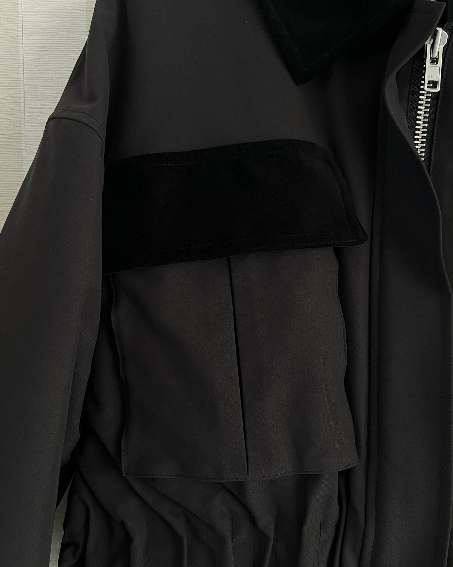 PLEATS ZIP-UP SHORT JACKET