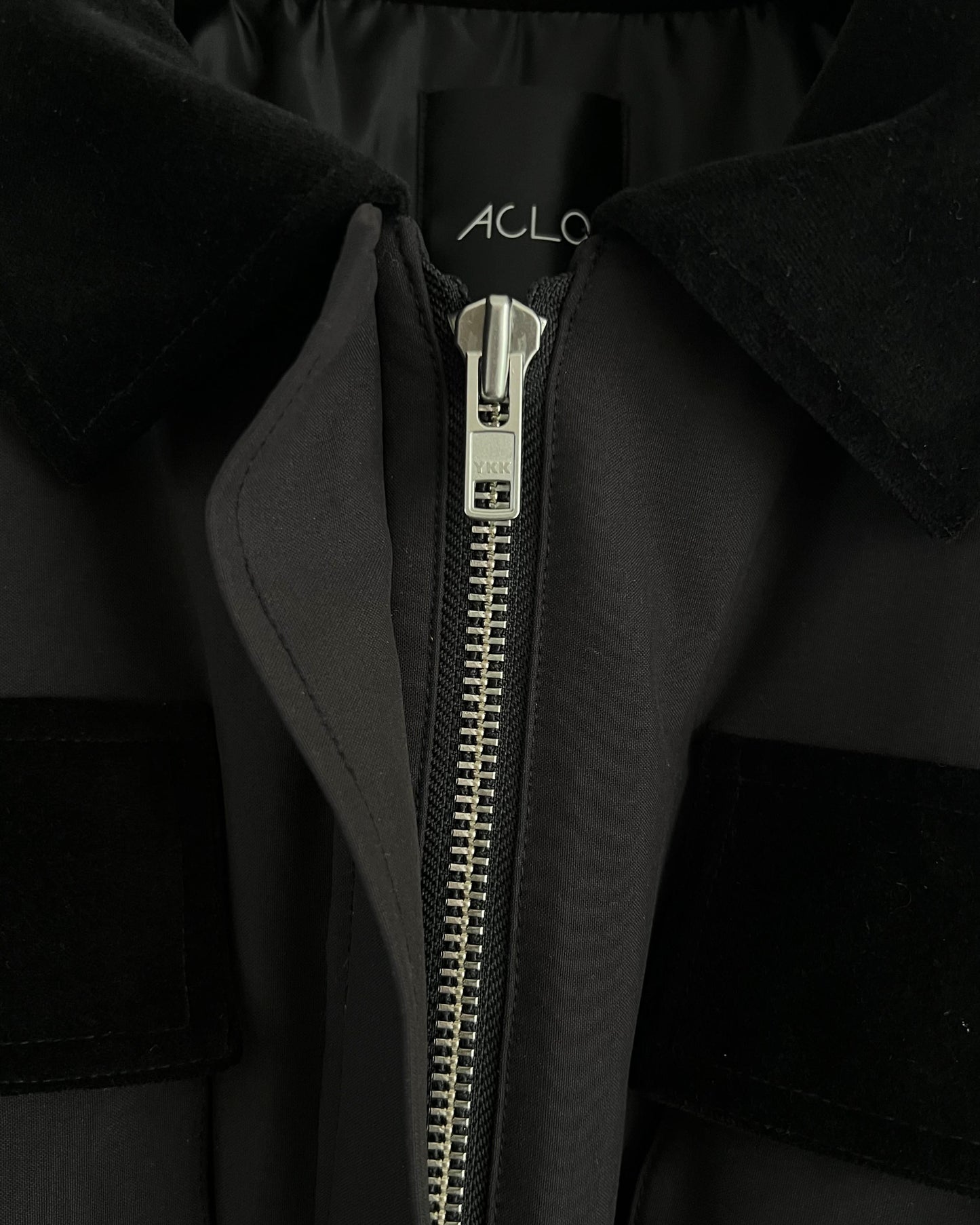 PLEATS ZIP-UP SHORT JACKET