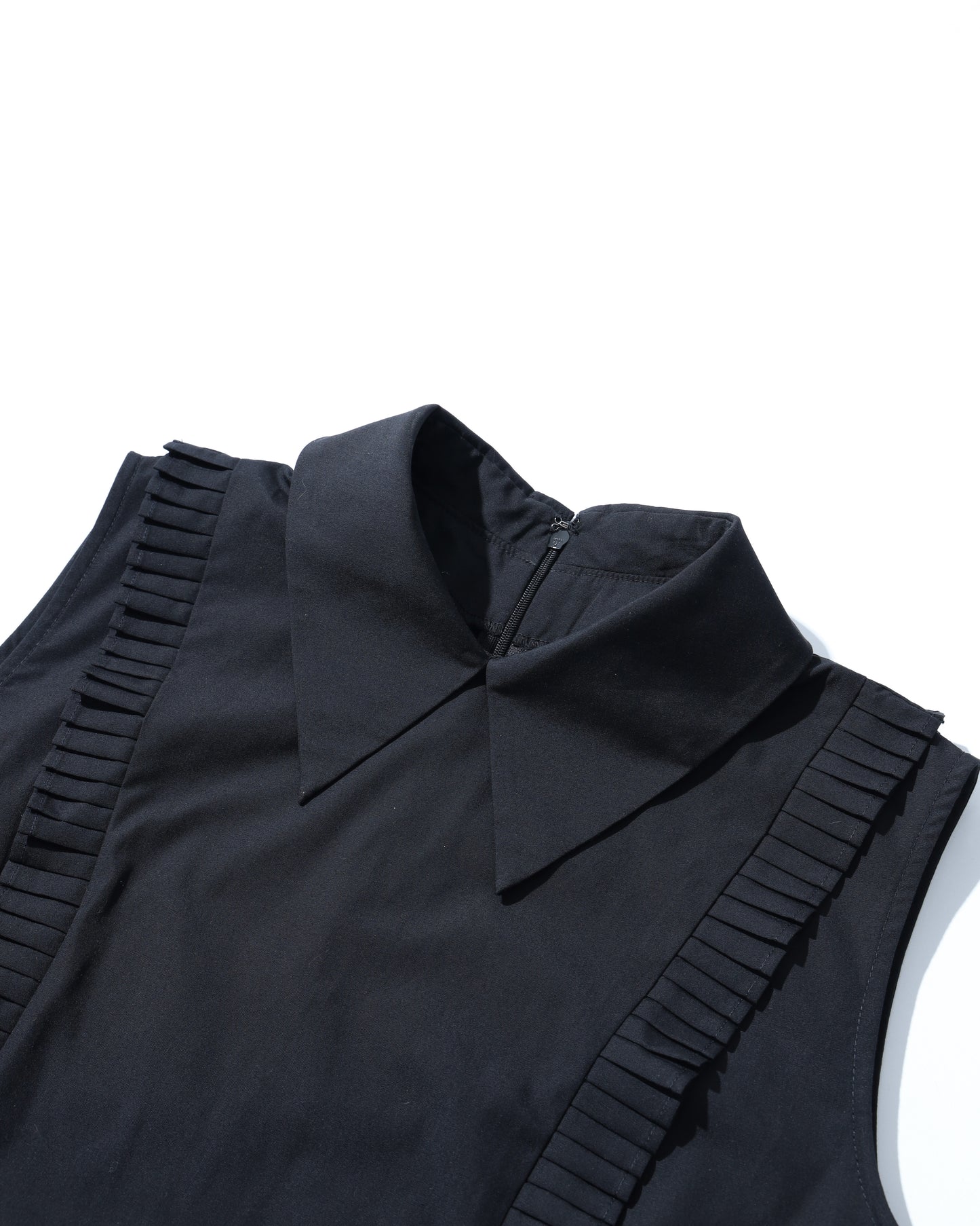 PLEATS SLEEVELESS TOP　＜予約アイテム＞　8月末～9月上旬納品予定