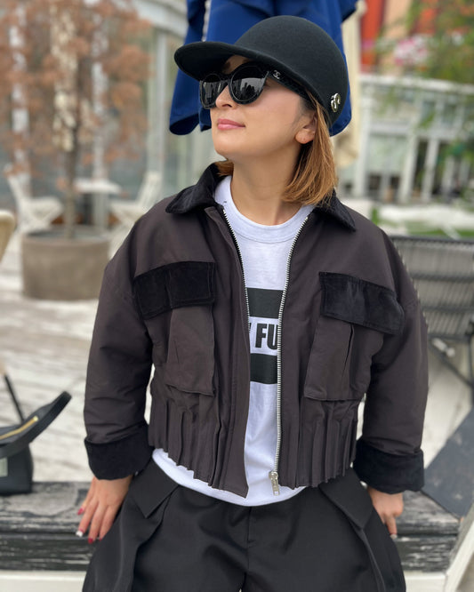 ＜予約アイテム＞　PLEATS ZIP-UP SHORT JACKET