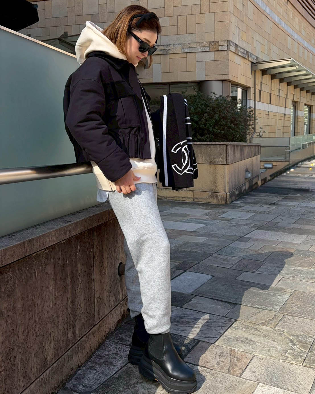 PLEATS ZIP-UP SHORT JACKET