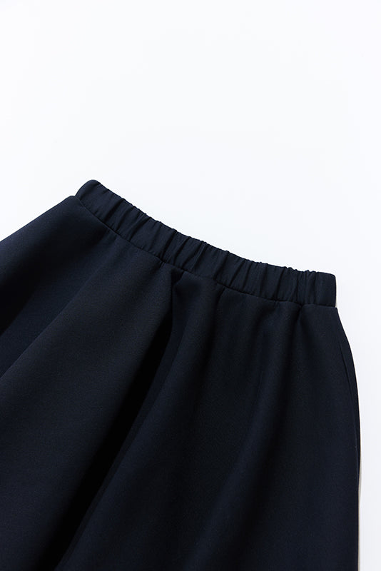 BLACK FLARE SKIRT