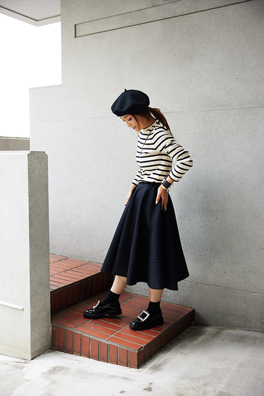 BLACK FLARE SKIRT