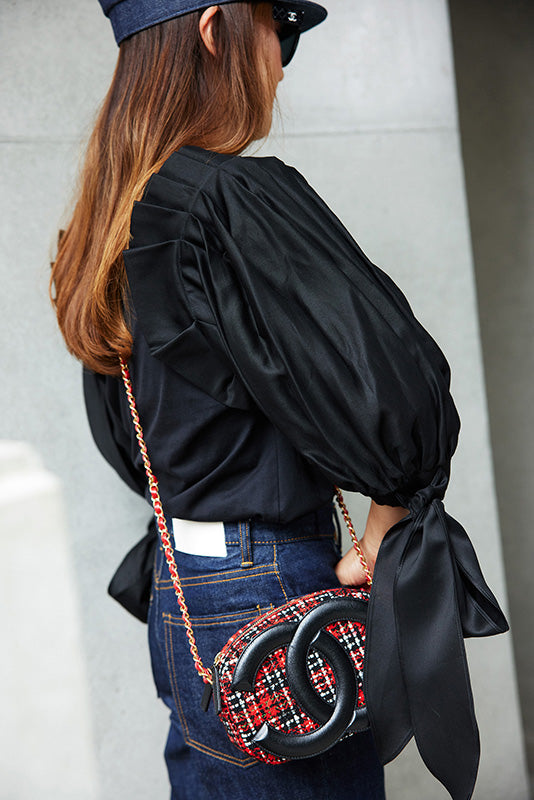 BLACK PLEATS TOPS