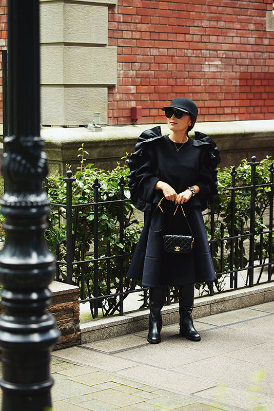 BLACK RUFFLE TOPS