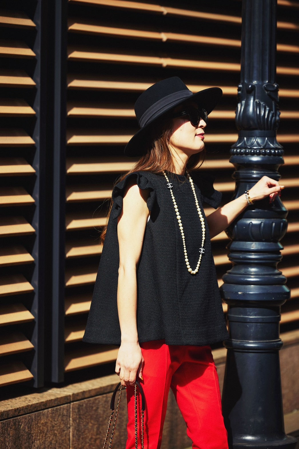 BLACK TWEED SLEEVELESS BLOUSE